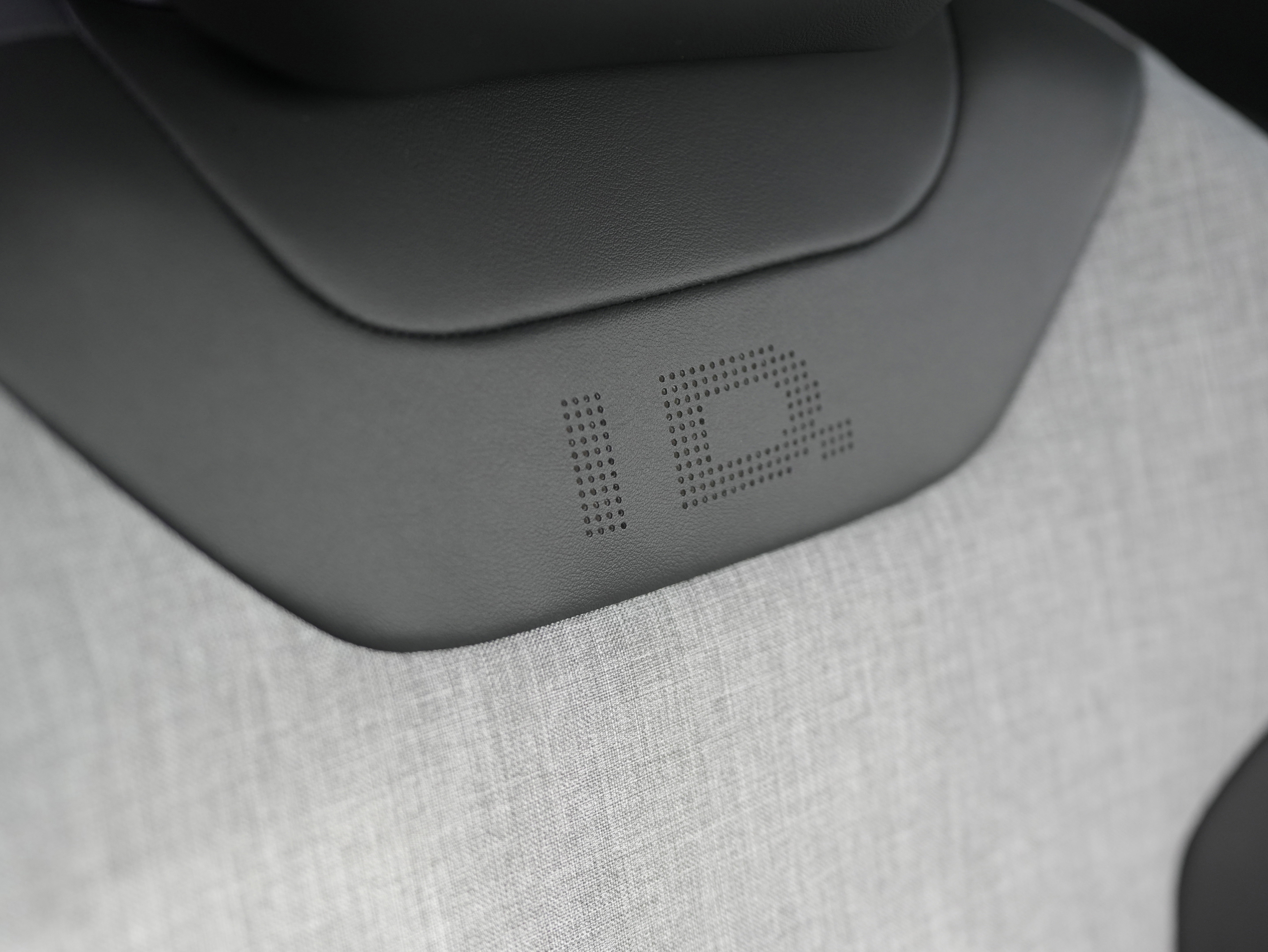 New 2025 Volkswagen ID.4 Pro image 22