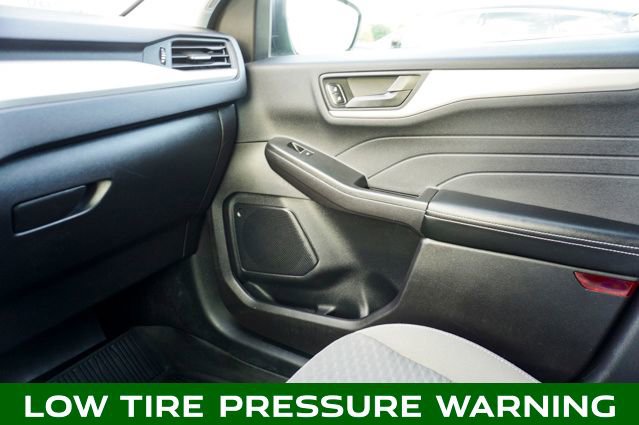 Used 2022 Ford Escape SE w/ Cold Weather Package image 27