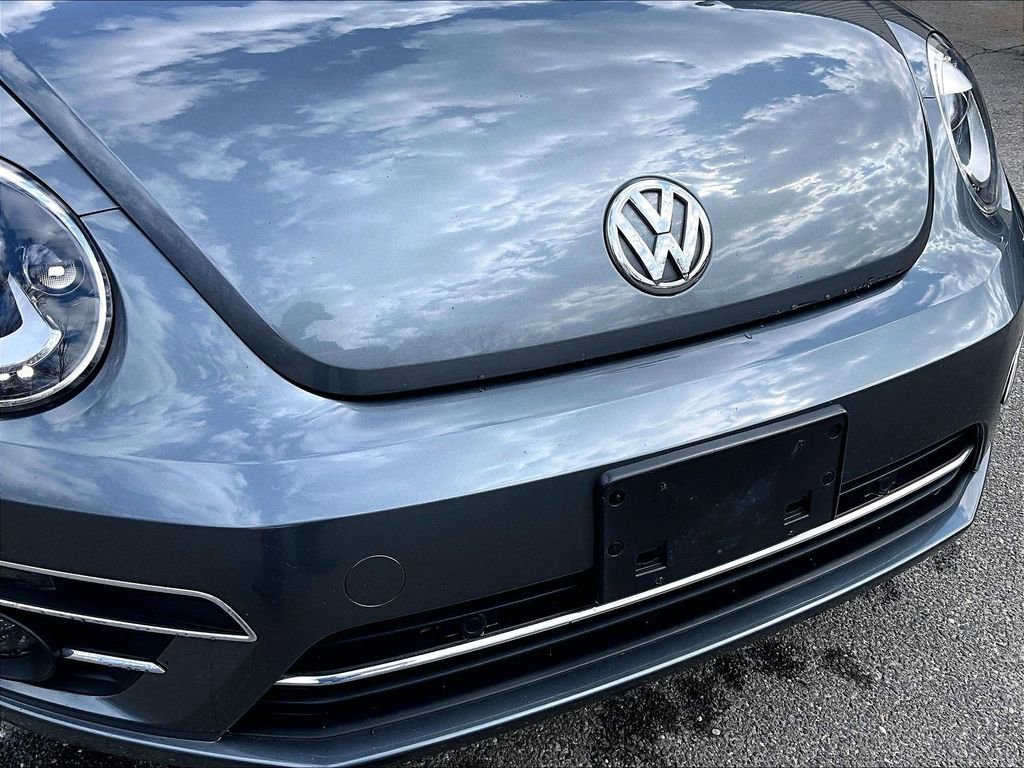 Used 2019 Volkswagen Beetle 2.0T SE FWD image 25
