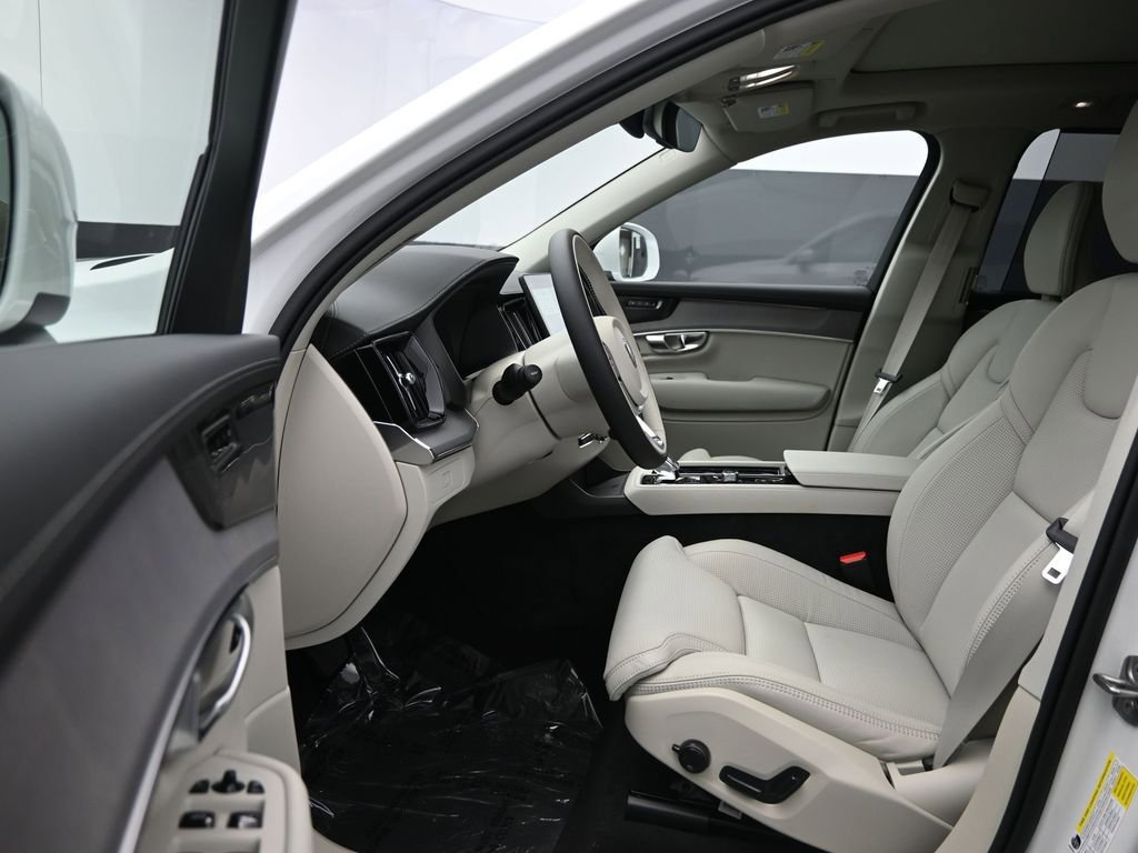 New 2026 Volvo XC90 B6 Ultra w/ Protection Package image 11