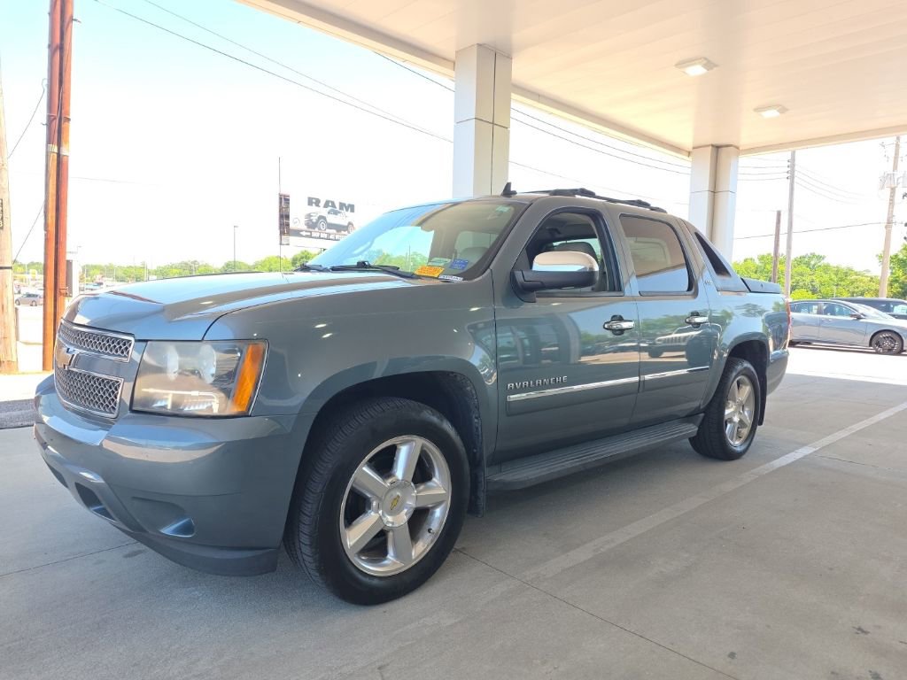 Used 2011 Chevrolet Avalanche LTZ AWD/4WD image 1