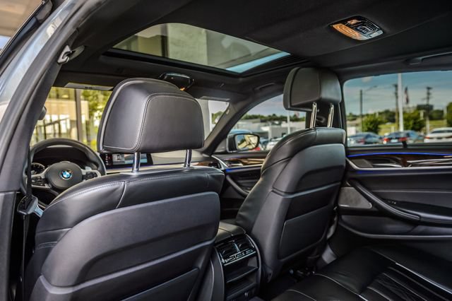 Used 2018 BMW 540i w/ M Sport Package RWD image 41