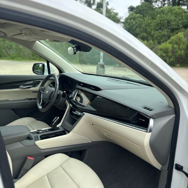 Used 2022 Cadillac XT6 Premium Luxury AWD/4WD image 15