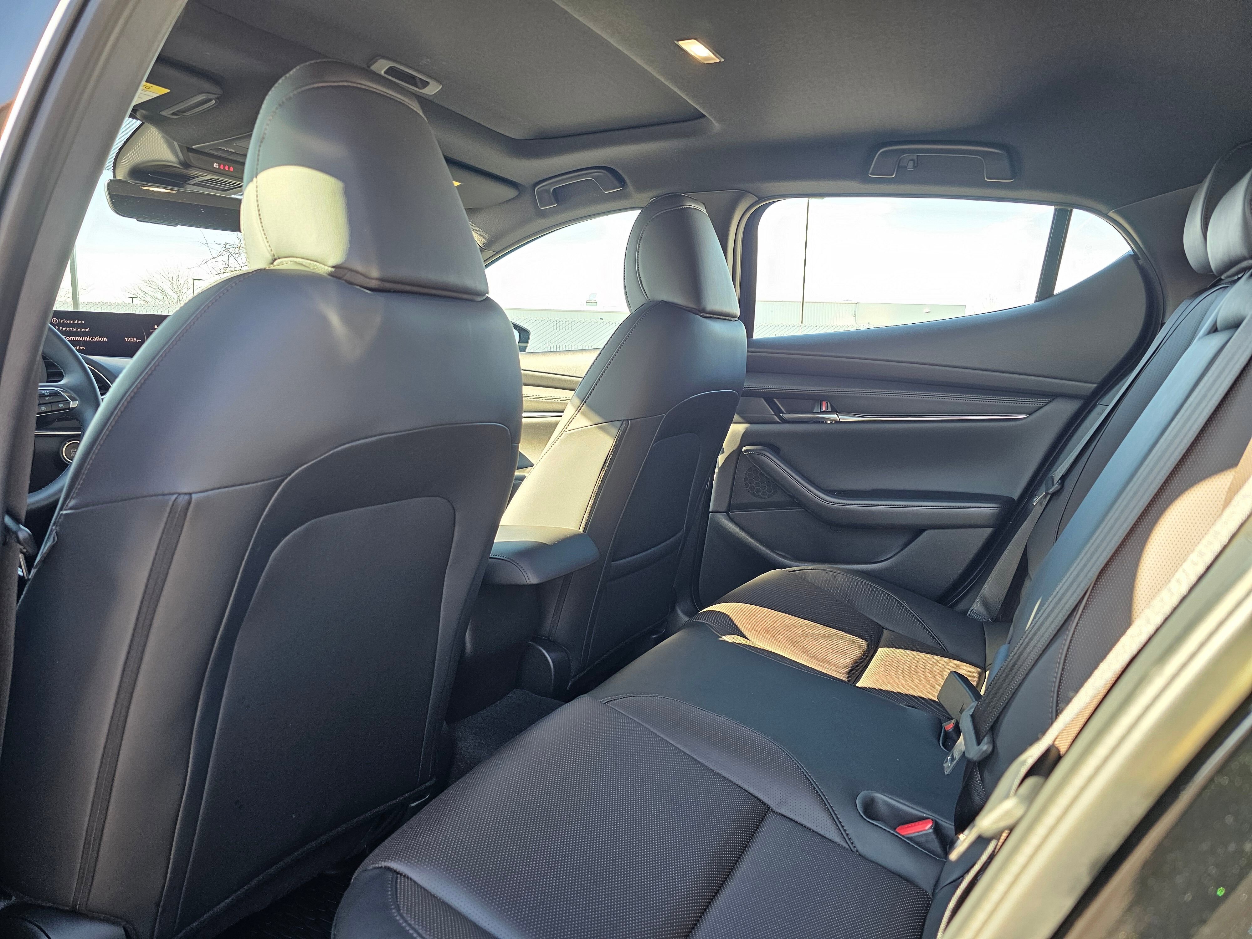 Used 2025 MAZDA MAZDA3 Hatchback w/Premium Plus Pkg image 45