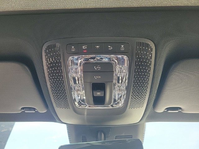 Used 2025 Mercedes-Benz GLA 35 AMG 4MATIC image 32