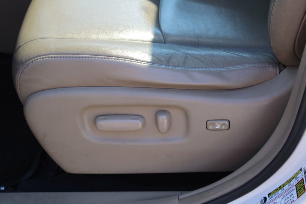 Used 2013 Toyota Highlander SE AWD/4WD image 17