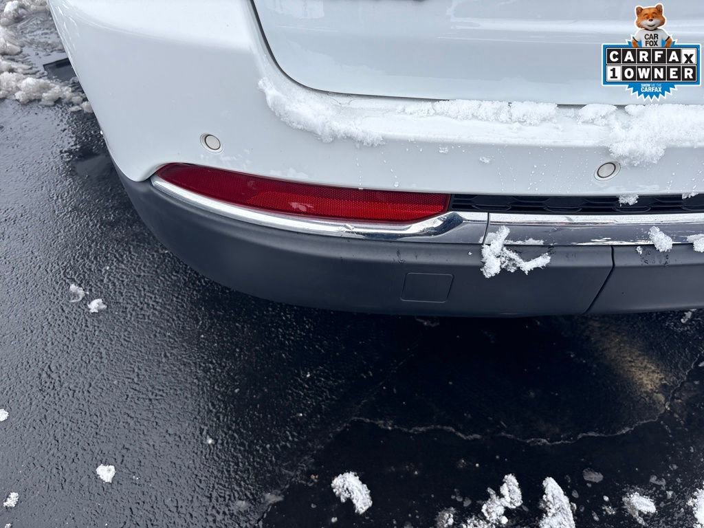 Certified 2022 Jeep Grand Cherokee Laredo w/ Luxury Tech Group I image 32