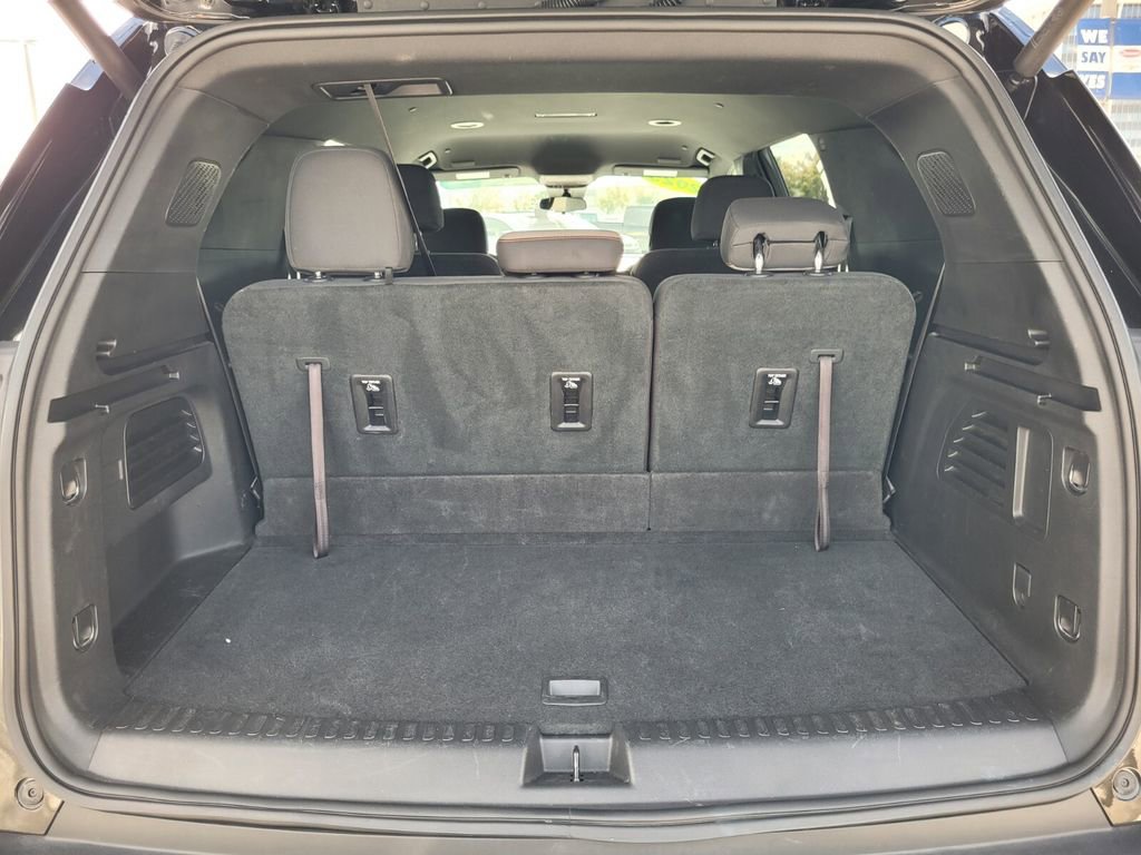 Certified 2025 Chevrolet Traverse LT FWD image 9