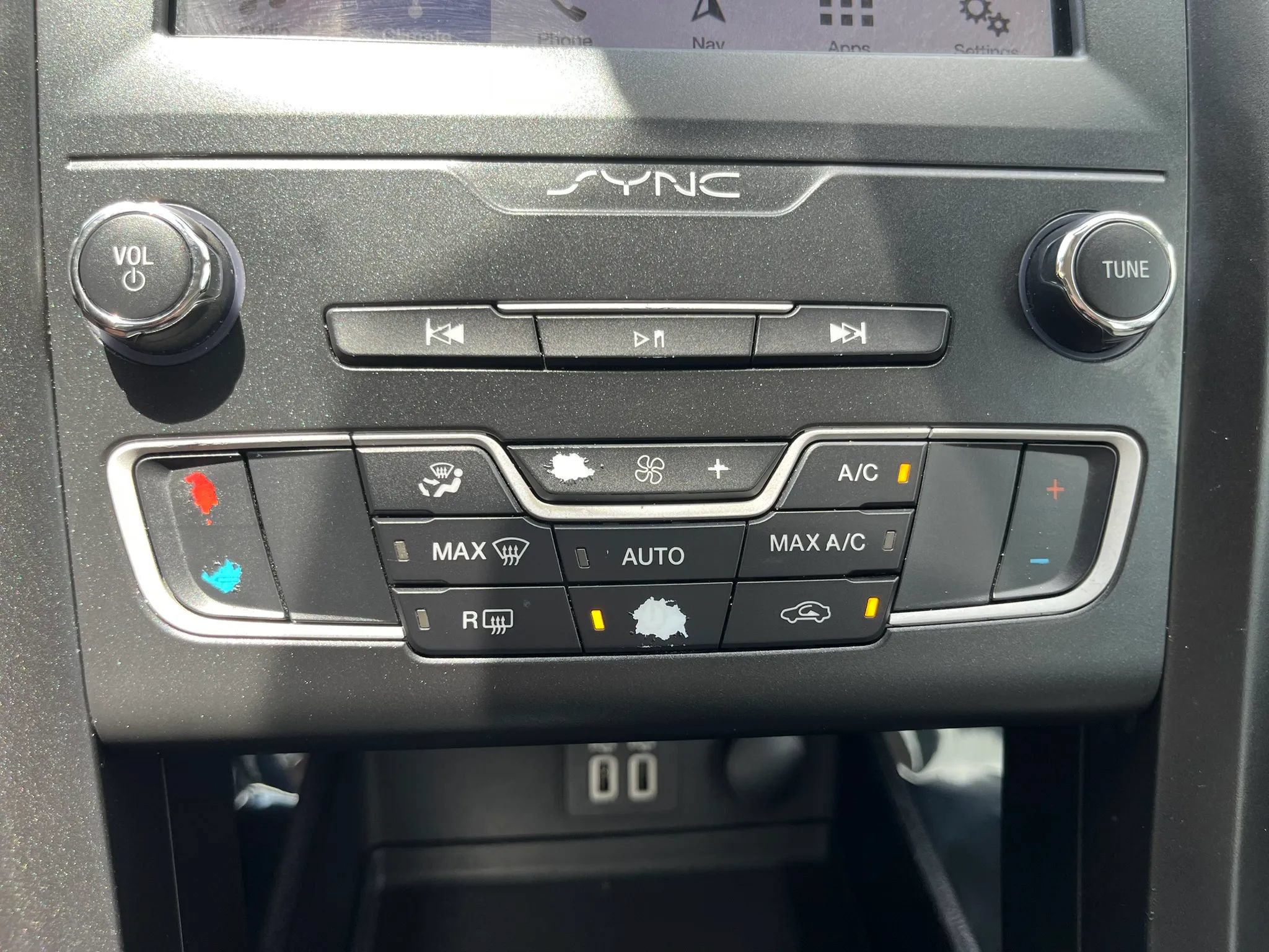 Used 2019 Ford Fusion SE w/ Equipment Group 151A FWD image 21