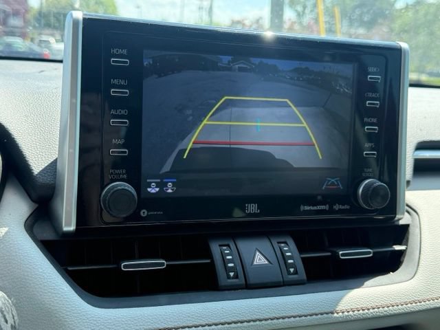 Used 2019 Toyota RAV4 XLE Premium FWD image 25