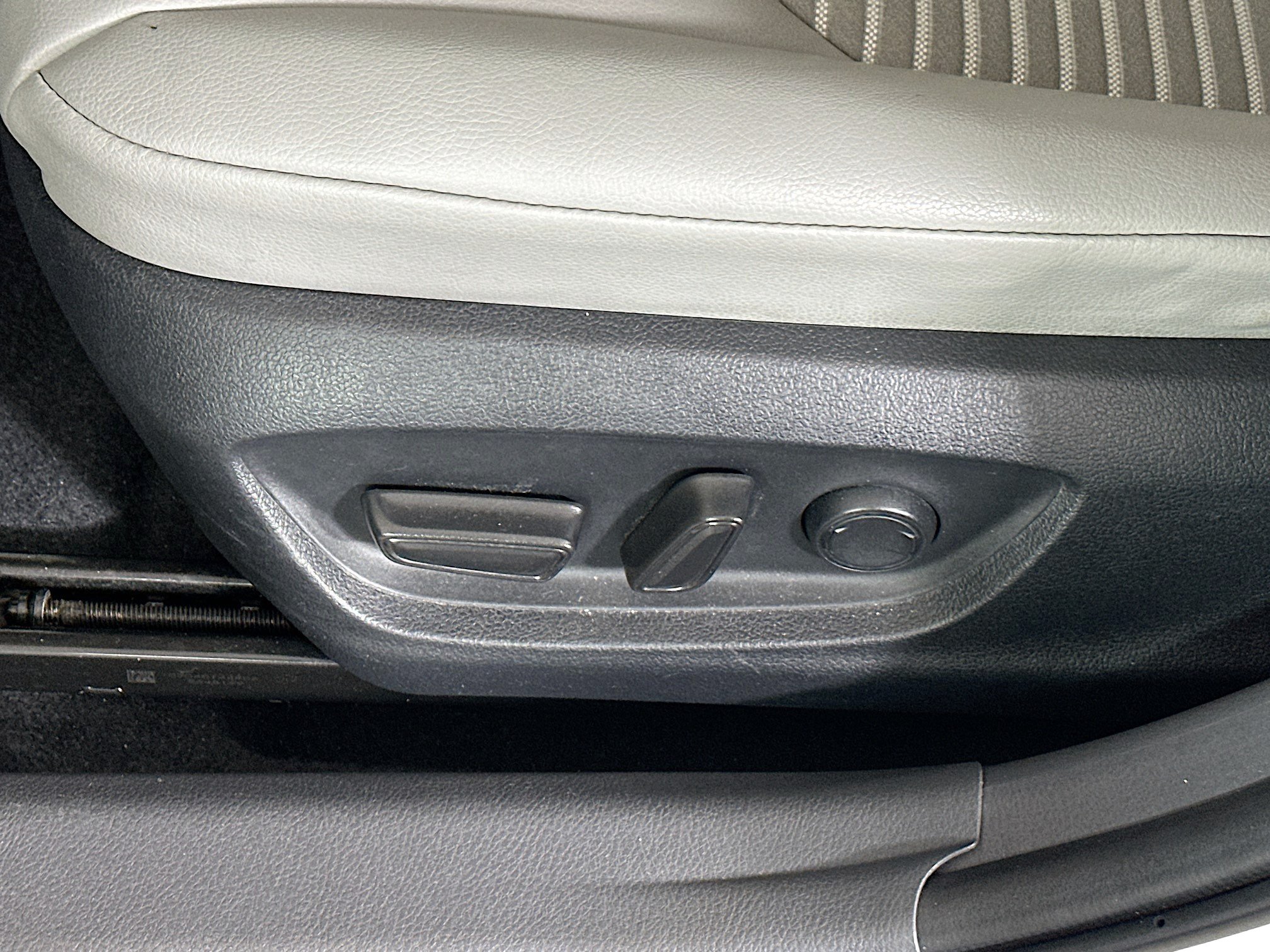 Used 2023 Toyota Camry SE FWD image 13