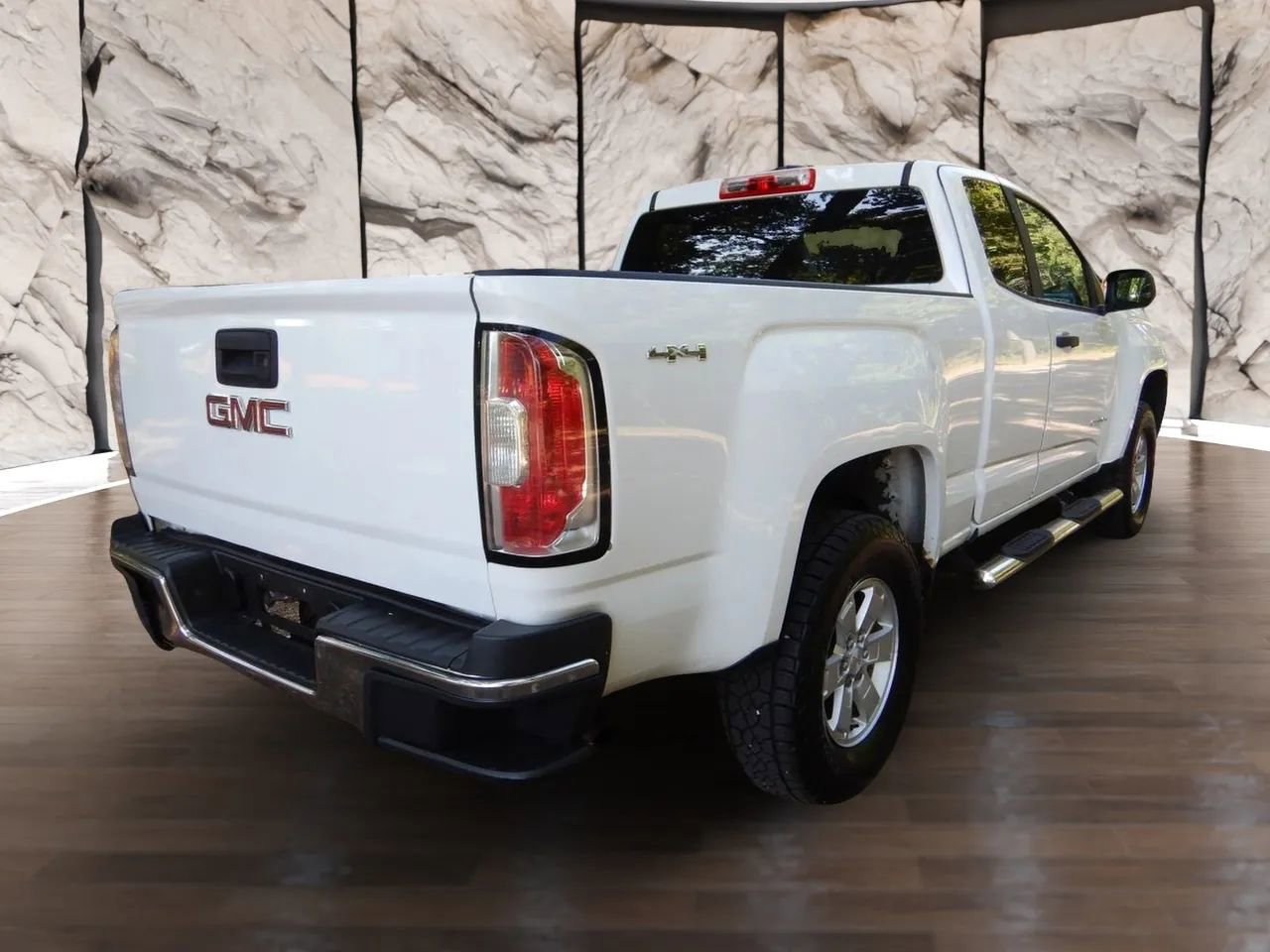 Used 2015 GMC Canyon 4x4 Extended Cab w/ Convenience Package image 6