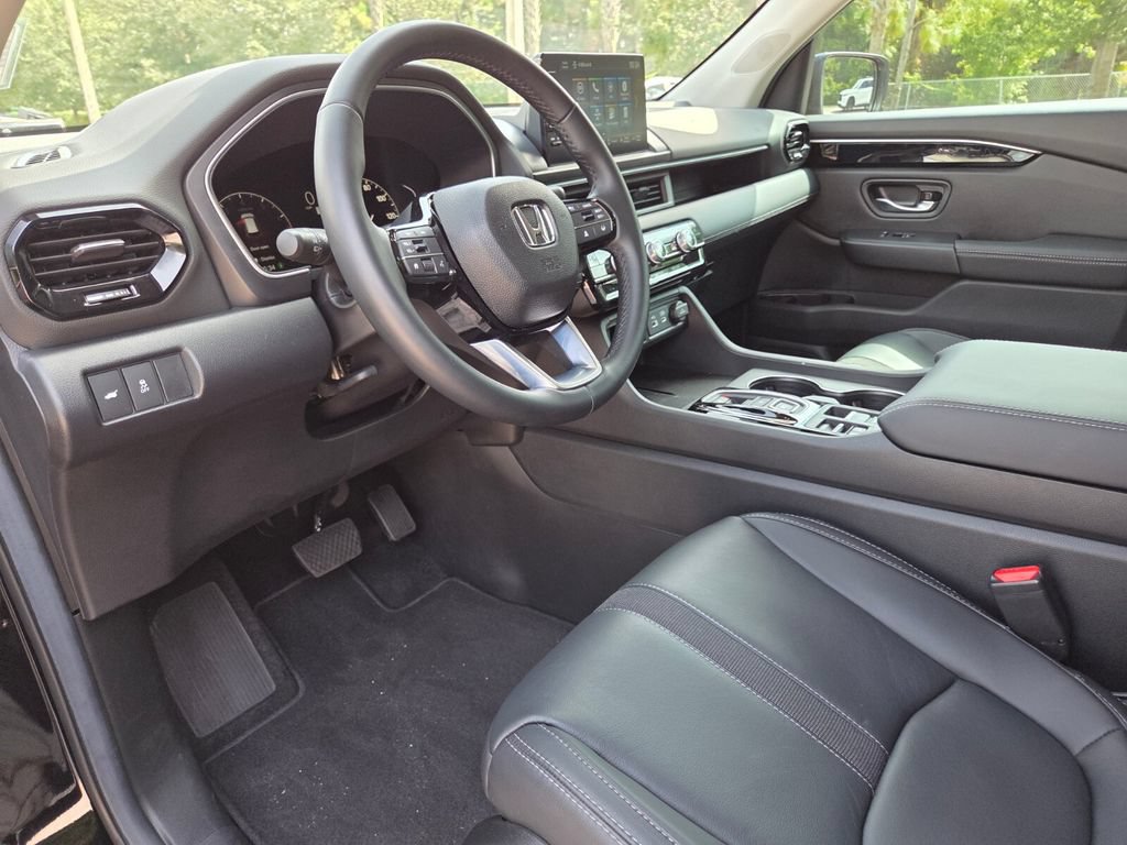 Used 2025 Honda Pilot EX-L image 28