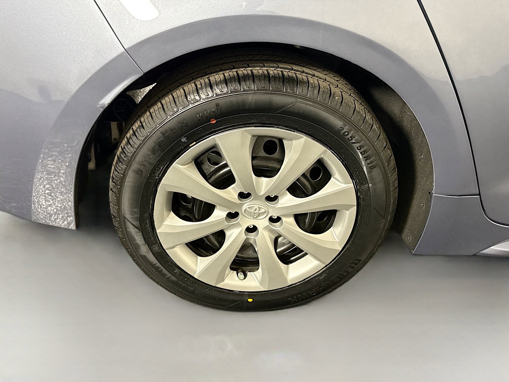 Used 2024 Toyota Corolla LE FWD image 32