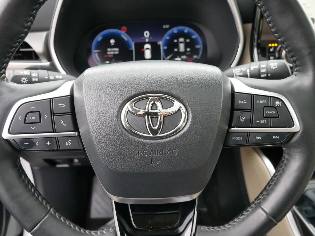 Used 2023 Toyota Highlander Platinum AWD/4WD image 19