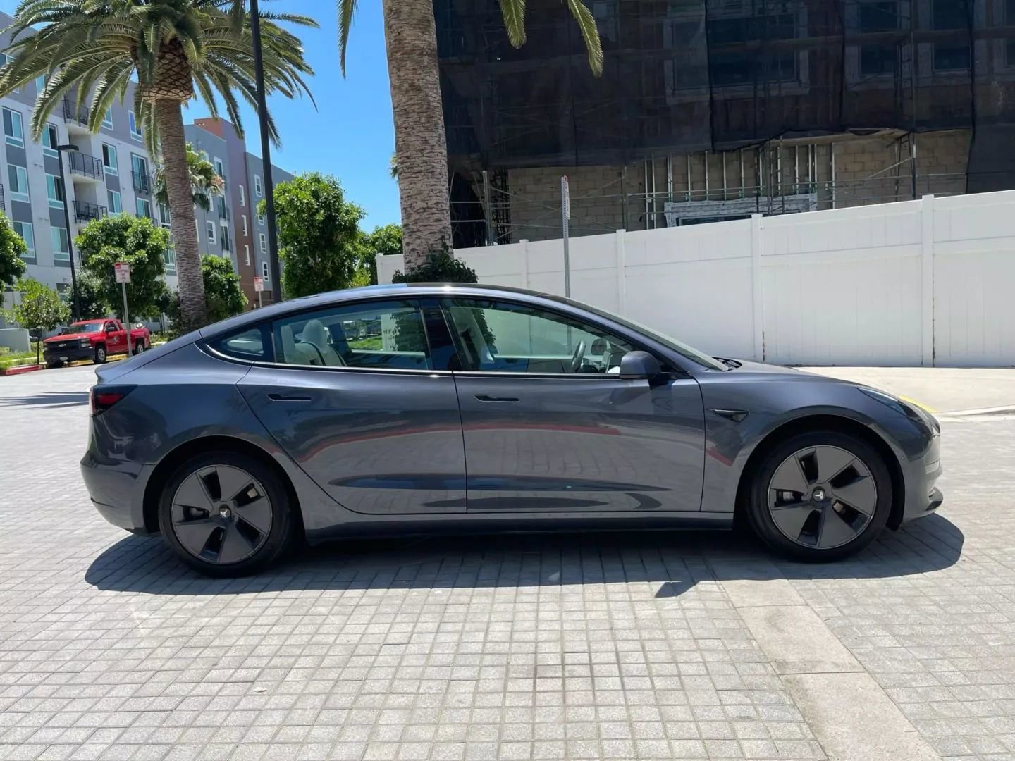 Used 2023 Tesla Model 3 Standard Range image 5