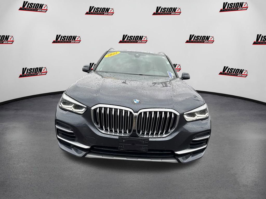 Used 2022 BMW X5 xDrive40i w/ Climate Comfort Package image 2