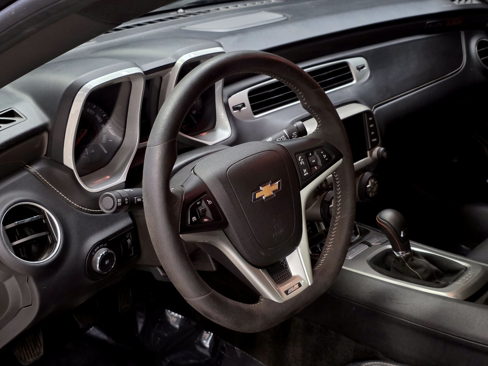 Used 2015 Chevrolet Camaro SS w/ SS Performance Package RWD image 19