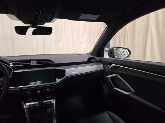 New 2025 Audi Q3 2.0T Premium w/ Convenience Plus Package image 32