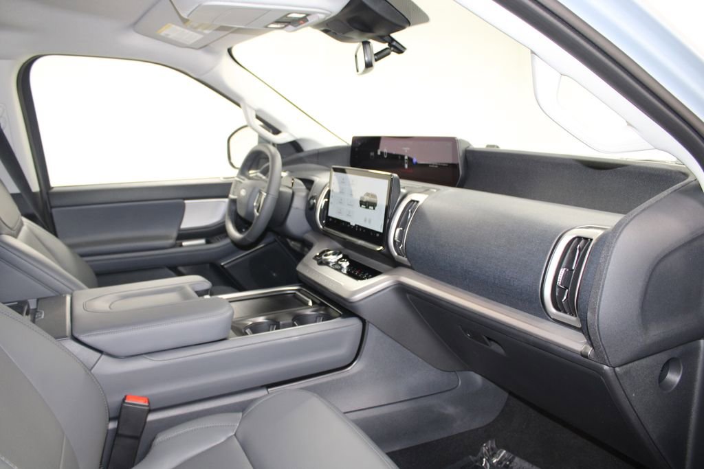 New 2026 Ford Expedition Active image 31