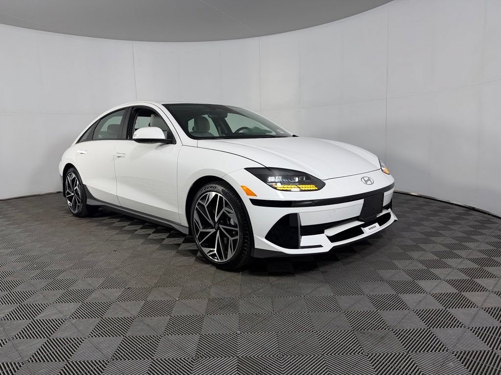 Used 2025 Hyundai Ioniq 6 SEL RWD image 3