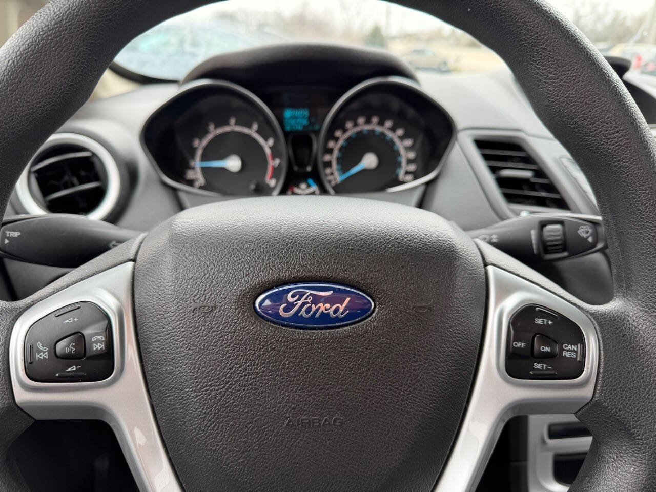 Used 2017 Ford Fiesta SE image 22