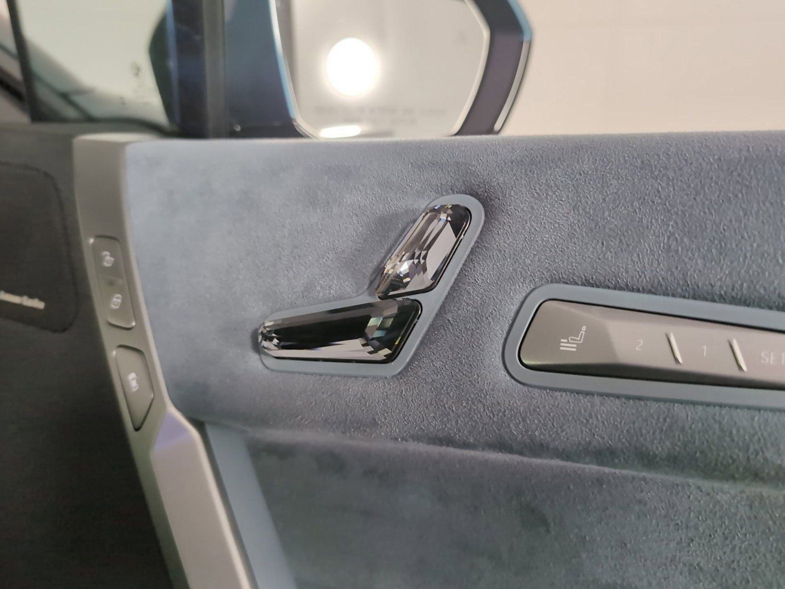 Used 2025 BMW iX xDrive50 w/ Premium Package image 34