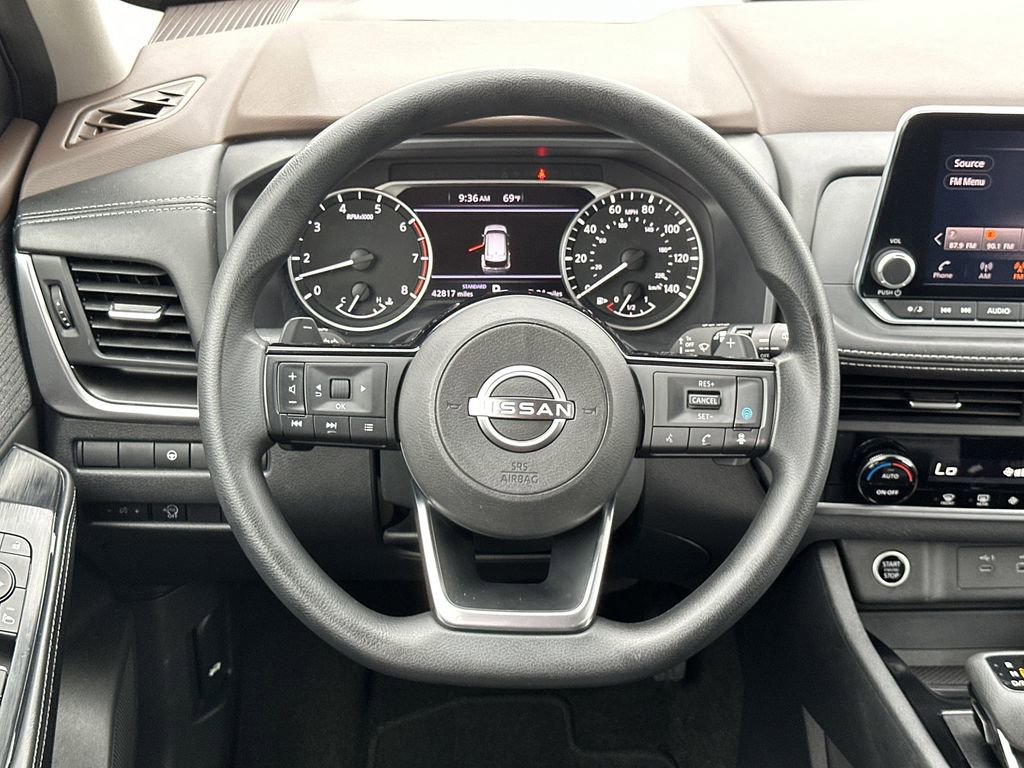 Used 2023 Nissan Rogue SV FWD image 17