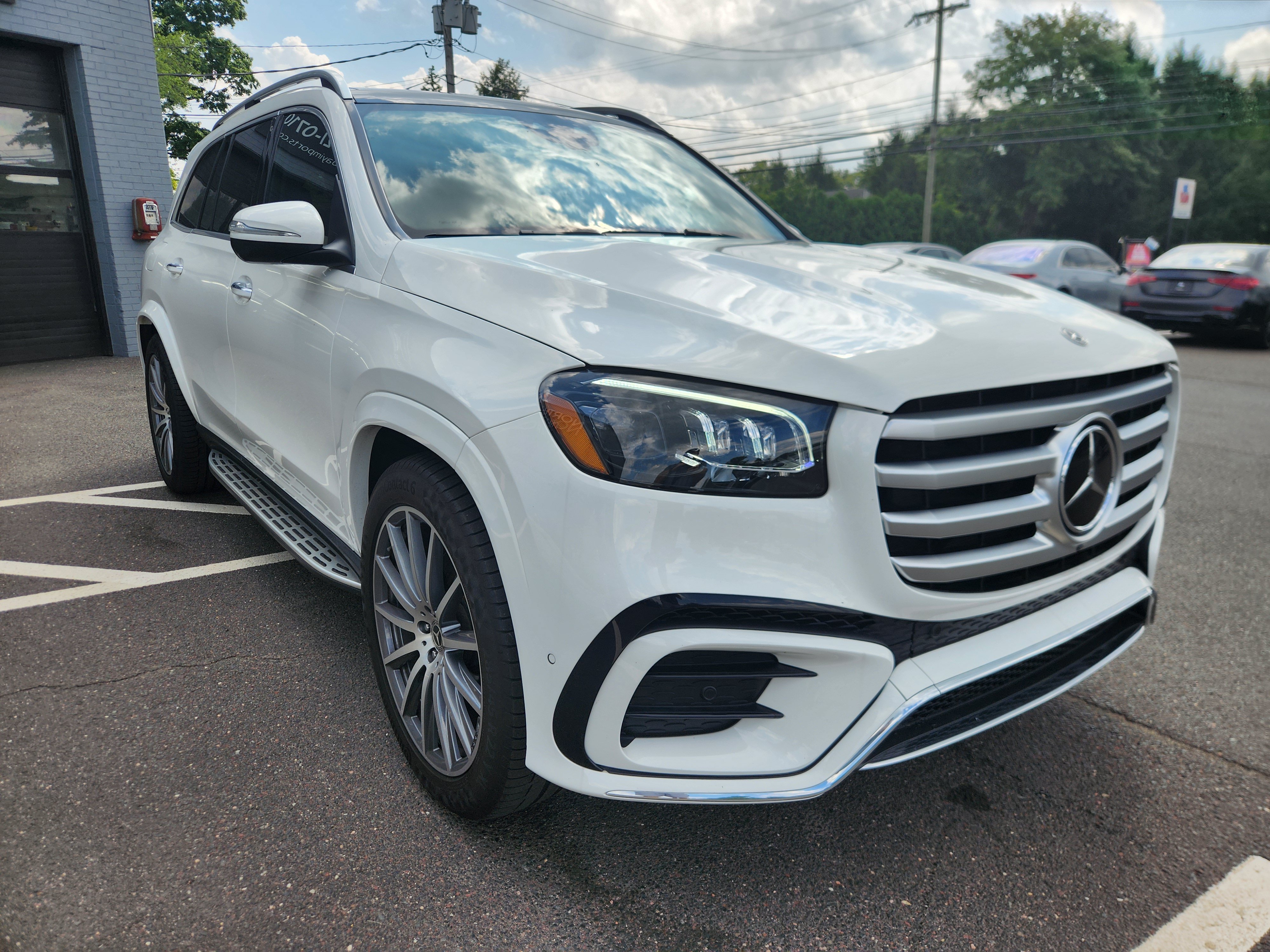 Used 2024 Mercedes-Benz GLS 450 4MATIC w/ AMG Line Exterior image 14