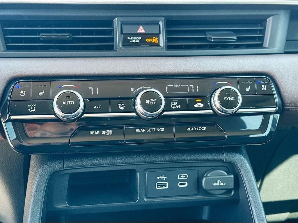 Used 2025 Honda Pilot Elite image 16