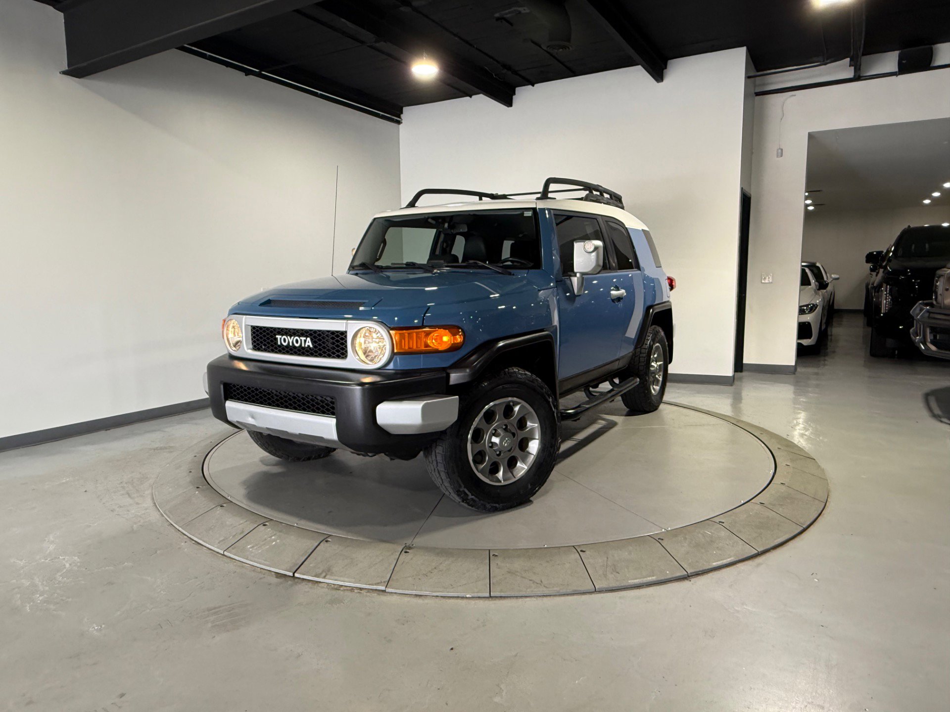 Used 2013 Toyota FJ Cruiser 4WD w/ Convenience Pkg image 5