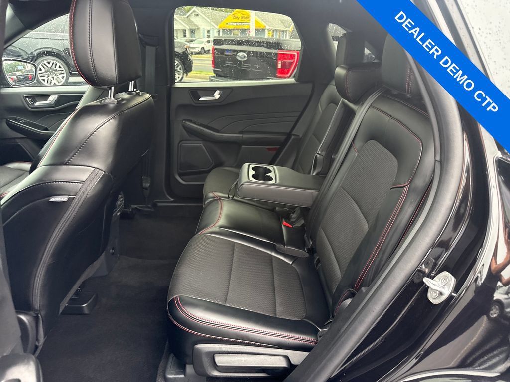 Used 2025 Ford Escape ST-Line Select AWD/4WD image 12