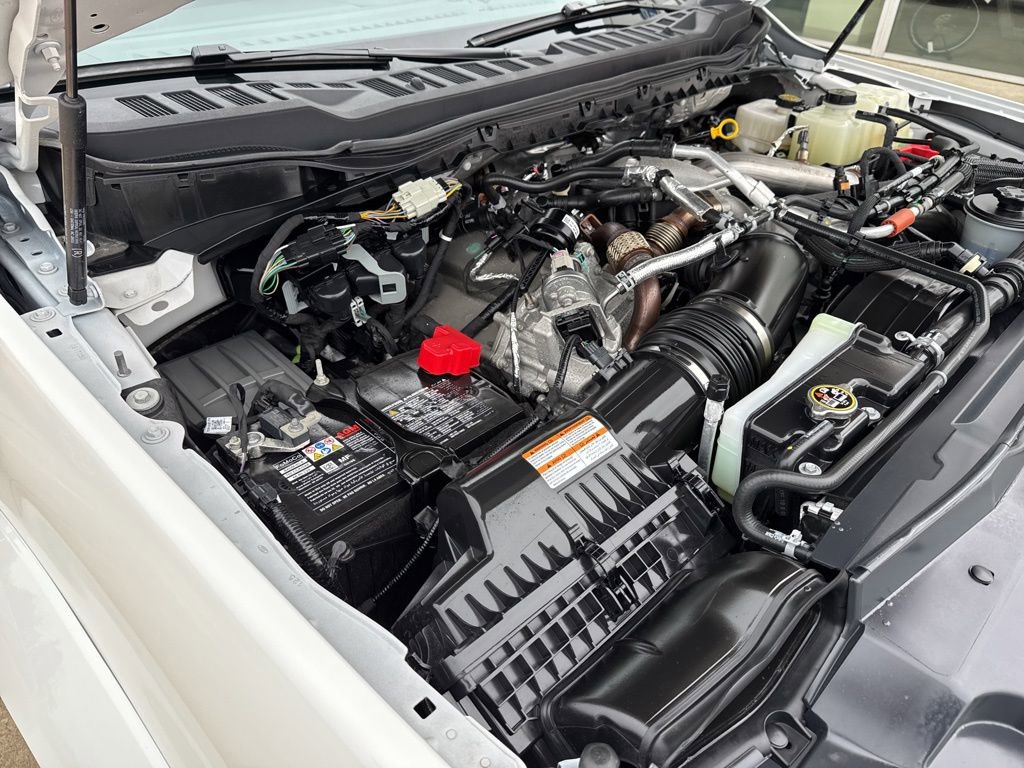 Used 2025 Ford F450 Platinum w/ FX4 Off-Road Package image 36