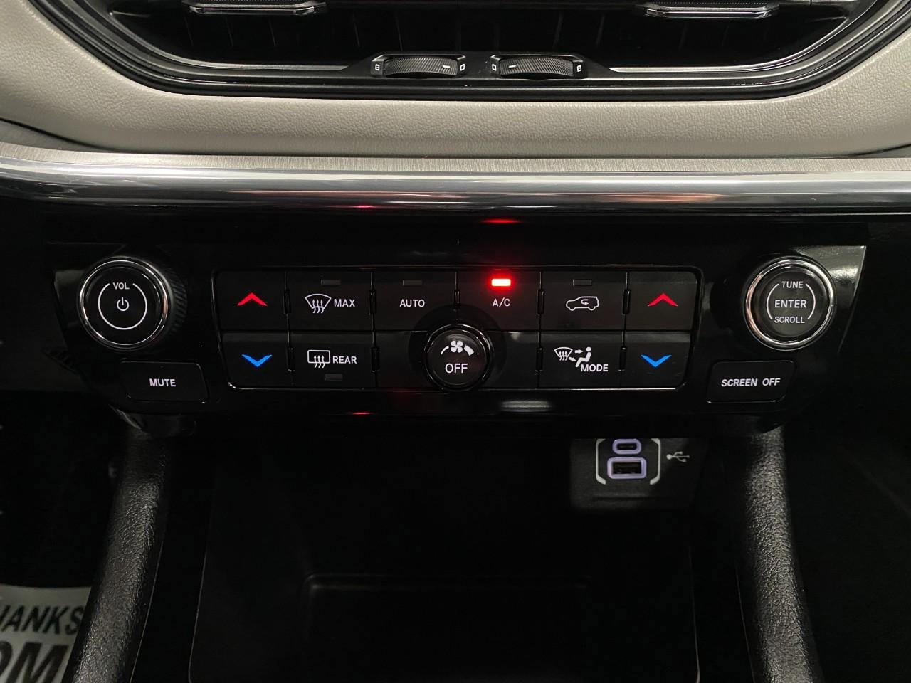 Used 2022 Jeep Compass Limited AWD/4WD image 24