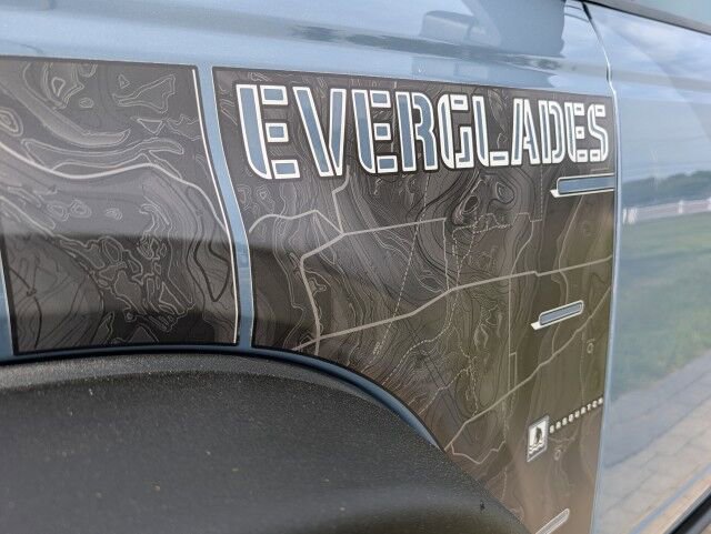 Used 2023 Ford Bronco Everglades AWD/4WD image 2