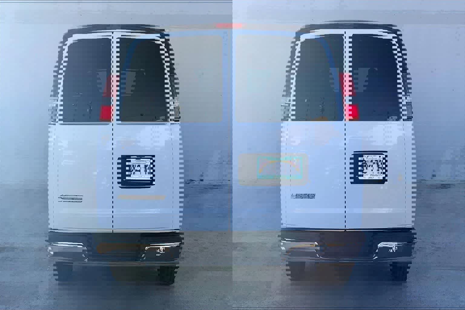 Used 2020 Chevrolet Express 3500 LT w/ LT Preferred Equipment Group image 6