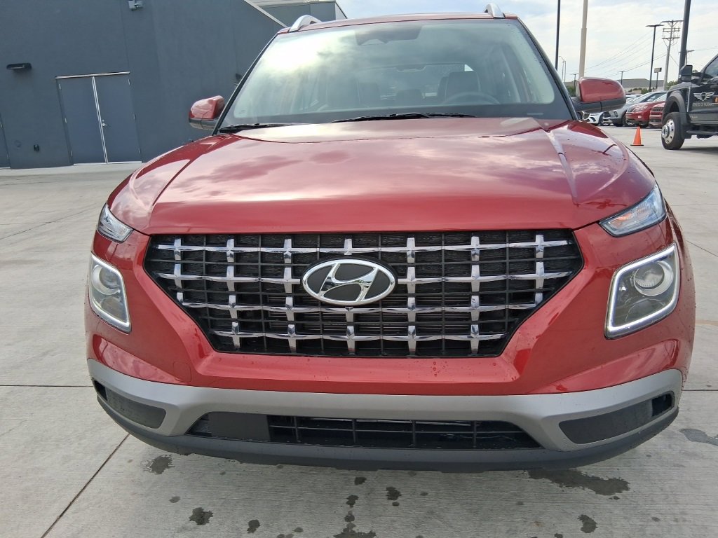 New 2025 Hyundai Venue Limited image 2