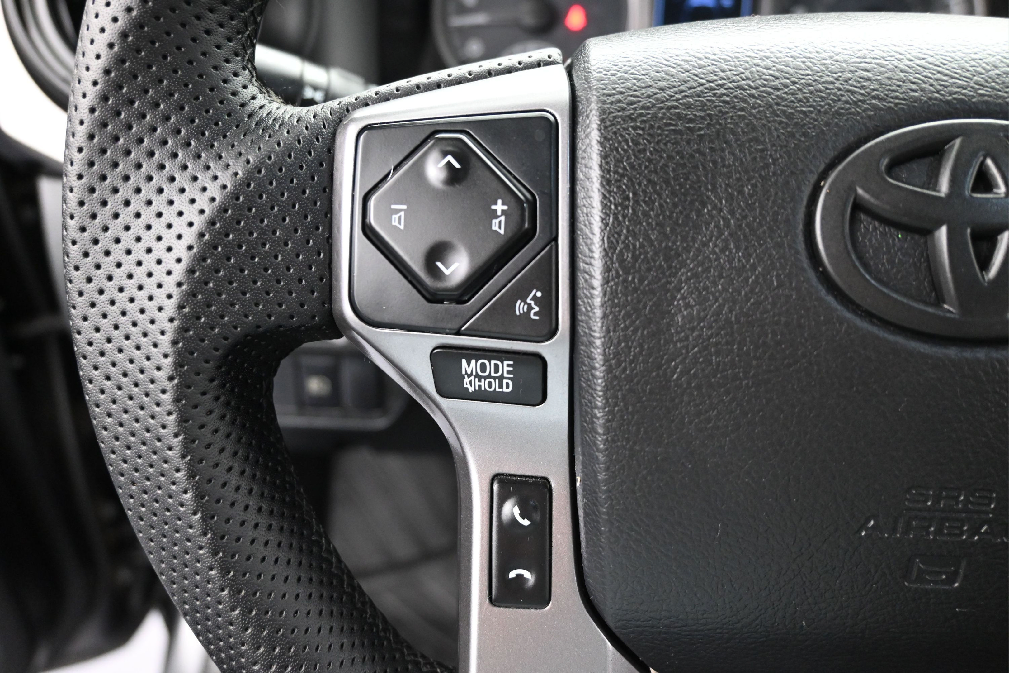 Used 2019 Toyota Tacoma SR5 AWD/4WD image 14