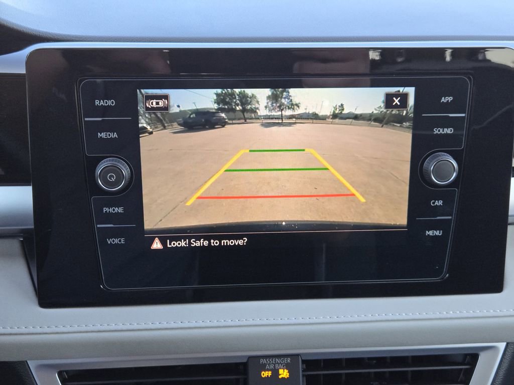 New 2026 Volkswagen Taos SE image 15