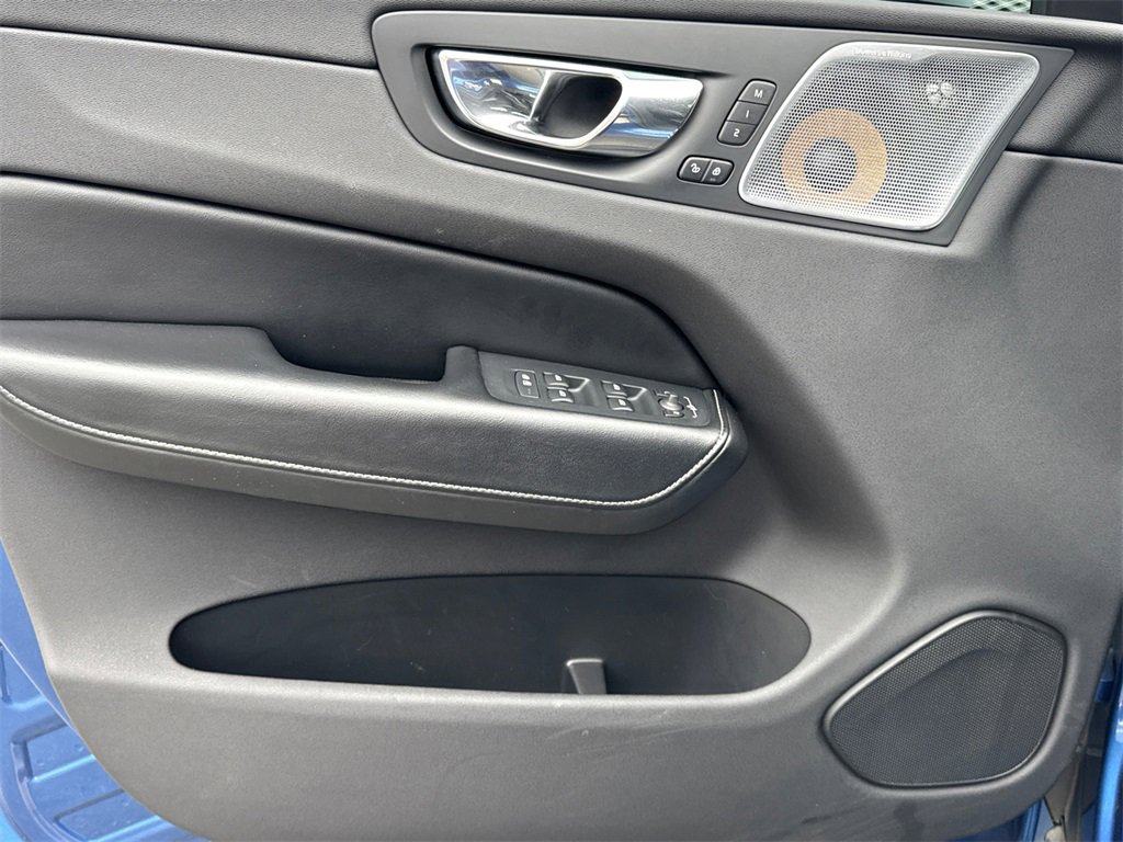 Used 2018 Volvo XC60 T6 R-Design w/ Convenience Package image 10