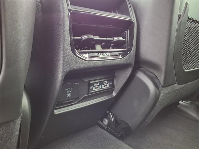 Used 2024 Jeep Grand Cherokee Altitude image 19