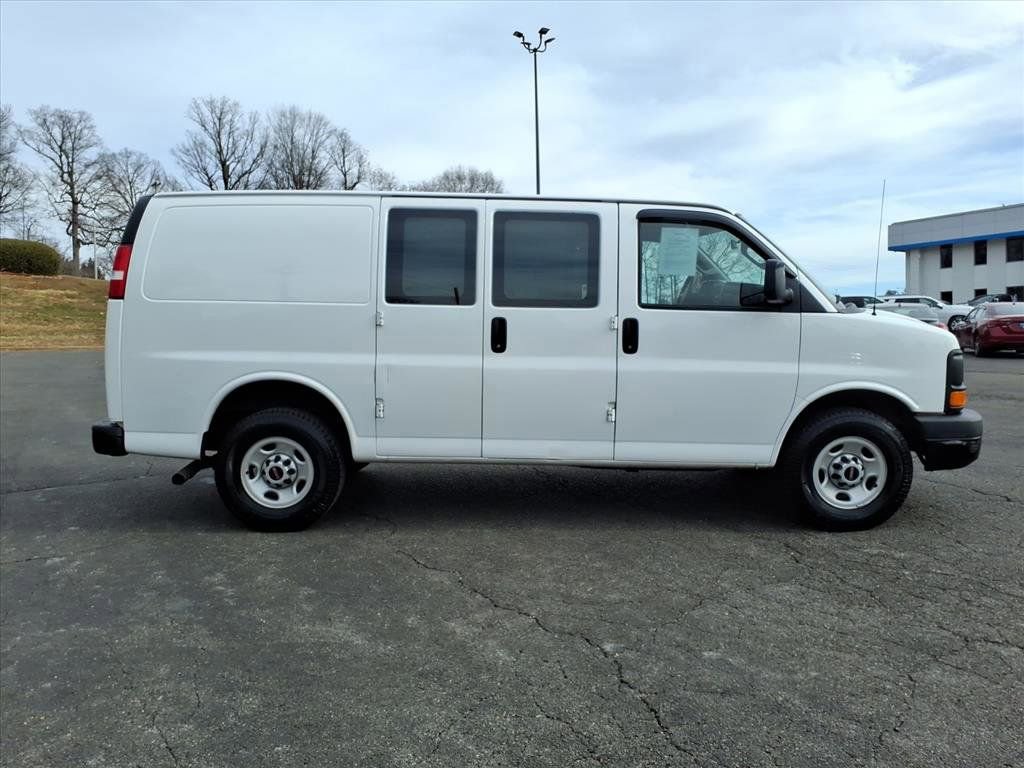 Used 2016 GMC Savana 2500 image 2