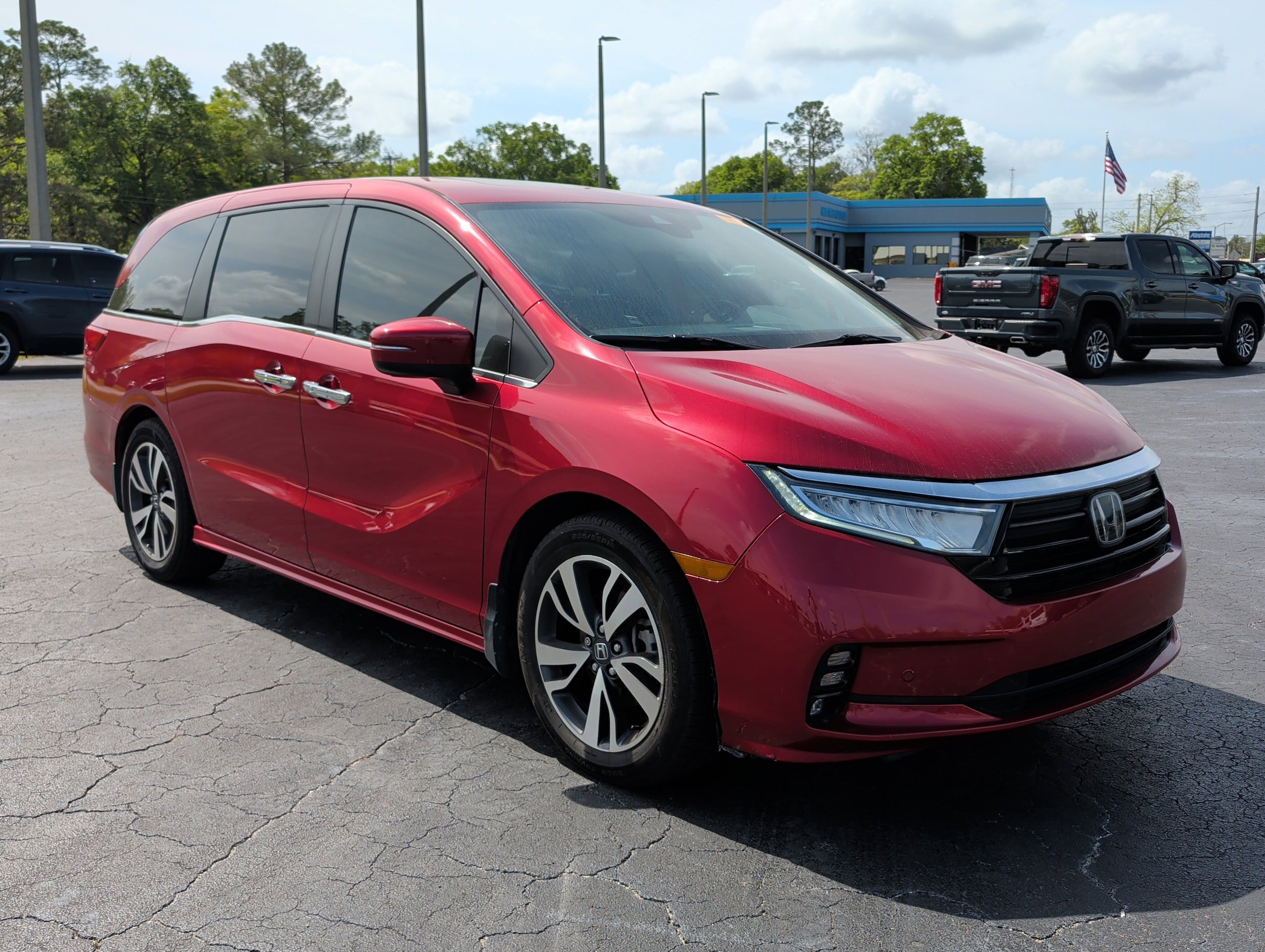 Used 2023 Honda Odyssey Touring image 2
