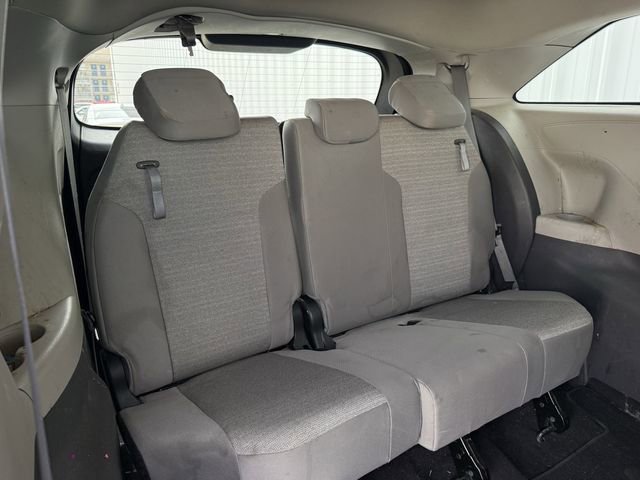 Used 2021 Toyota Sienna LE FWD image 31