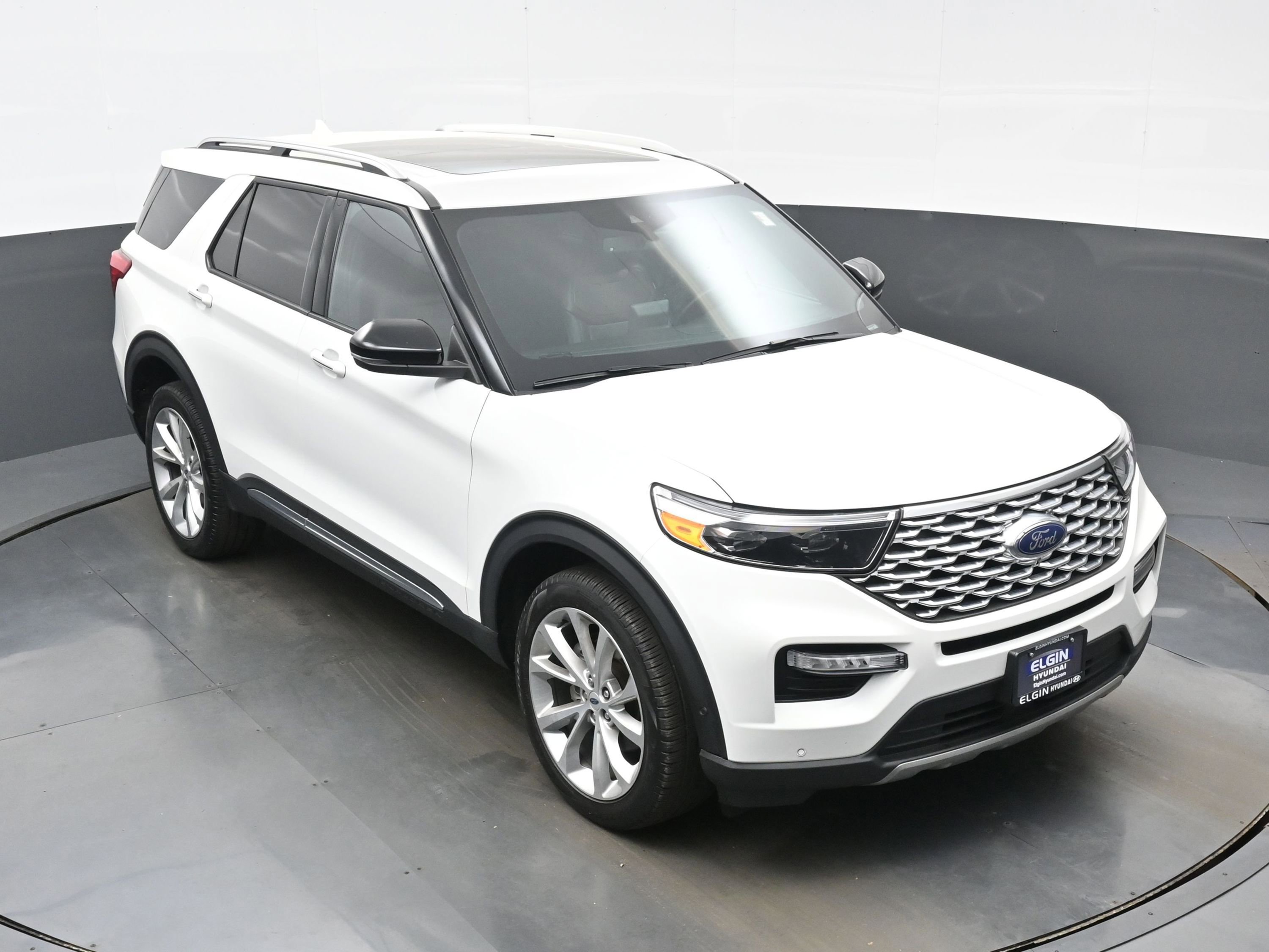 Used 2023 Ford Explorer Platinum w/ Technology Package AWD/4WD image 42
