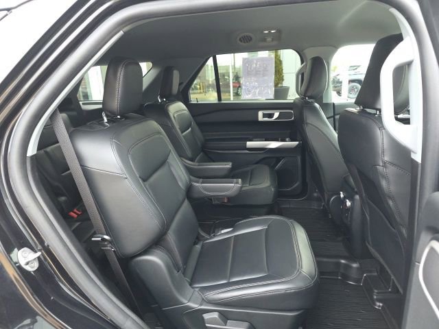 Used 2021 Ford Explorer XLT w/ Equipment Group 202A image 19