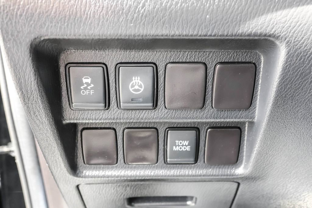 Used 2017 Nissan Pathfinder SV w/ SV Cold Weather Package image 18