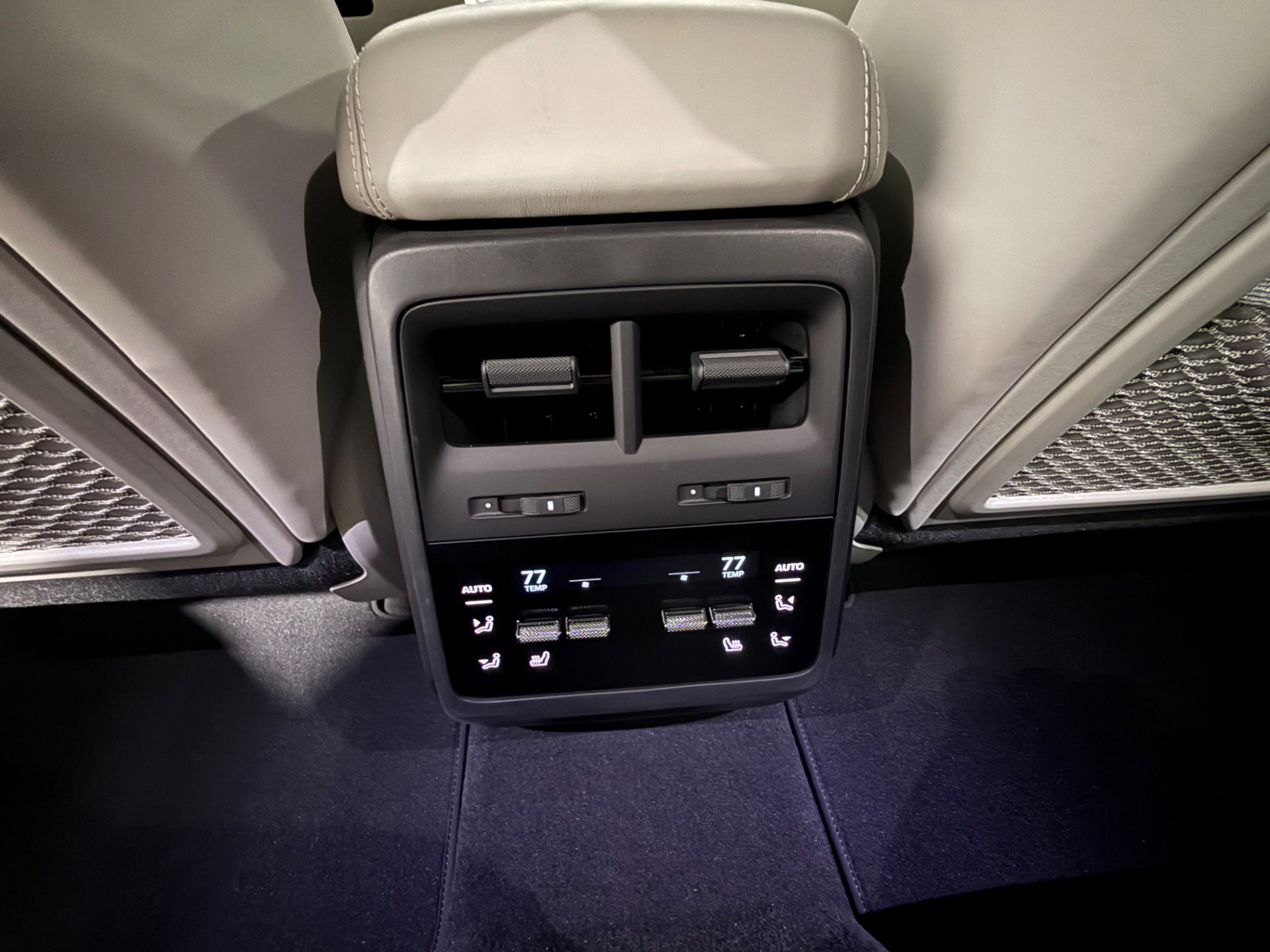 Used 2024 Porsche Macan 4 Electric w/ Premium Package image 79