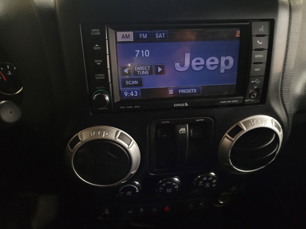 Used 2015 Jeep Wrangler Rubicon image 25
