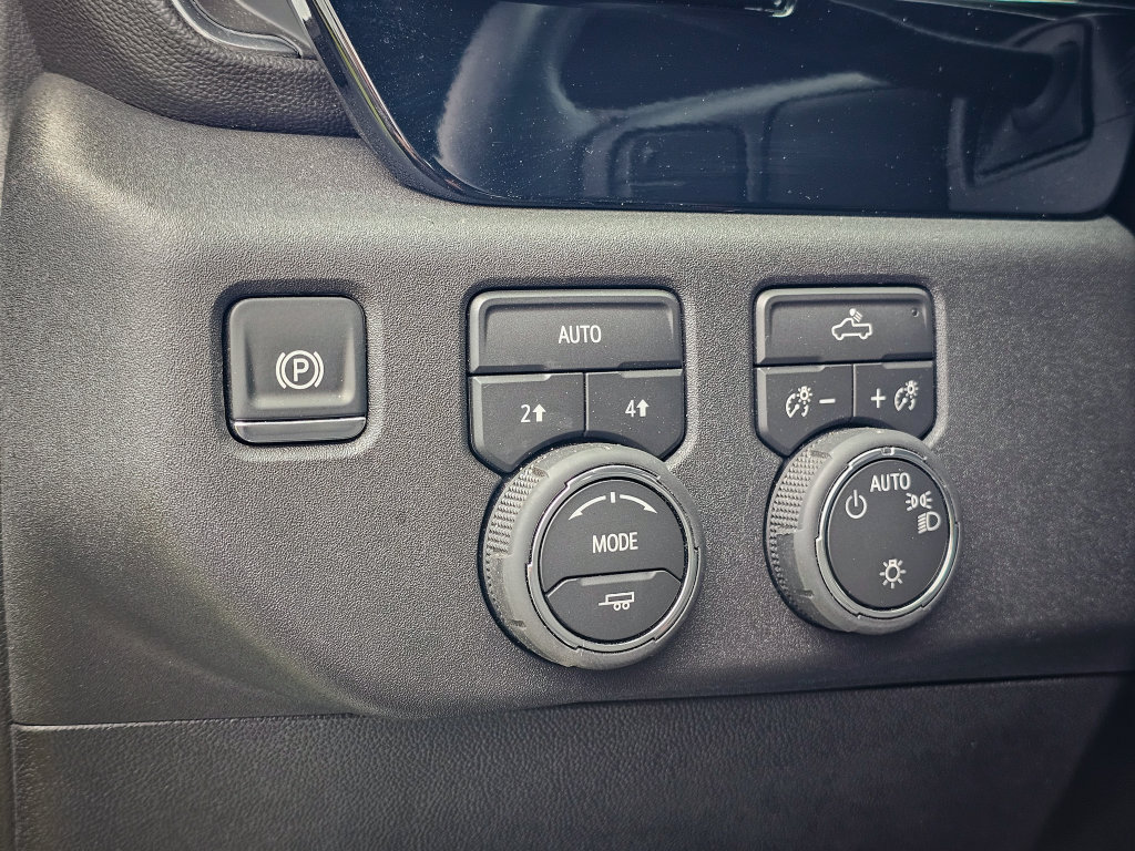 Used 2026 Chevrolet Silverado 1500 LT AWD/4WD image 15